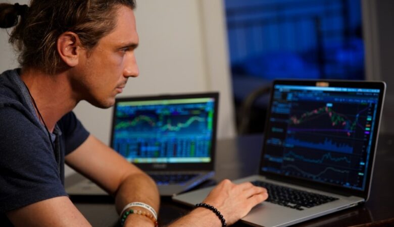 Data Analytics in Decision Making: How to Use Data Effectively as a Student